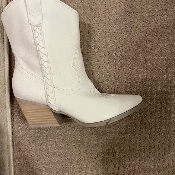 Dolce Vita Western Boot - Picture 3 of 6